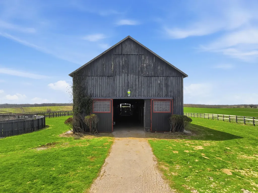 2586 Winchester Road Paris KY 40361
