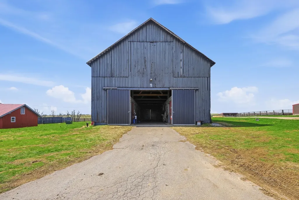 2586 Winchester Road Paris KY 40361