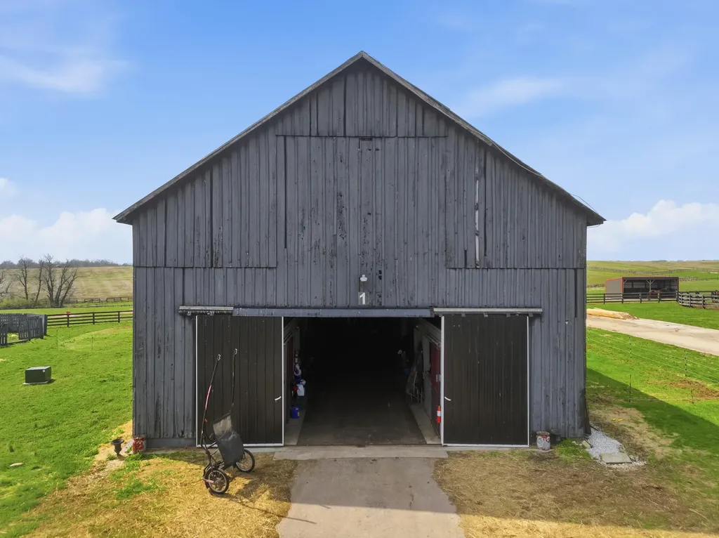 2586 Winchester Road Paris KY 40361
