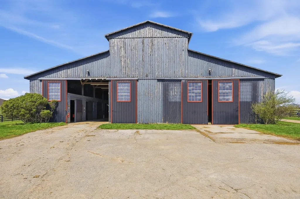 2586 Winchester Road Paris KY 40361