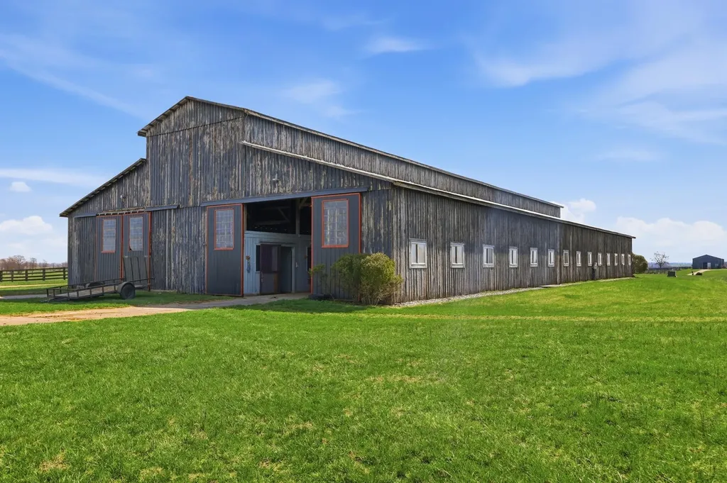 2586 Winchester Road Paris KY 40361