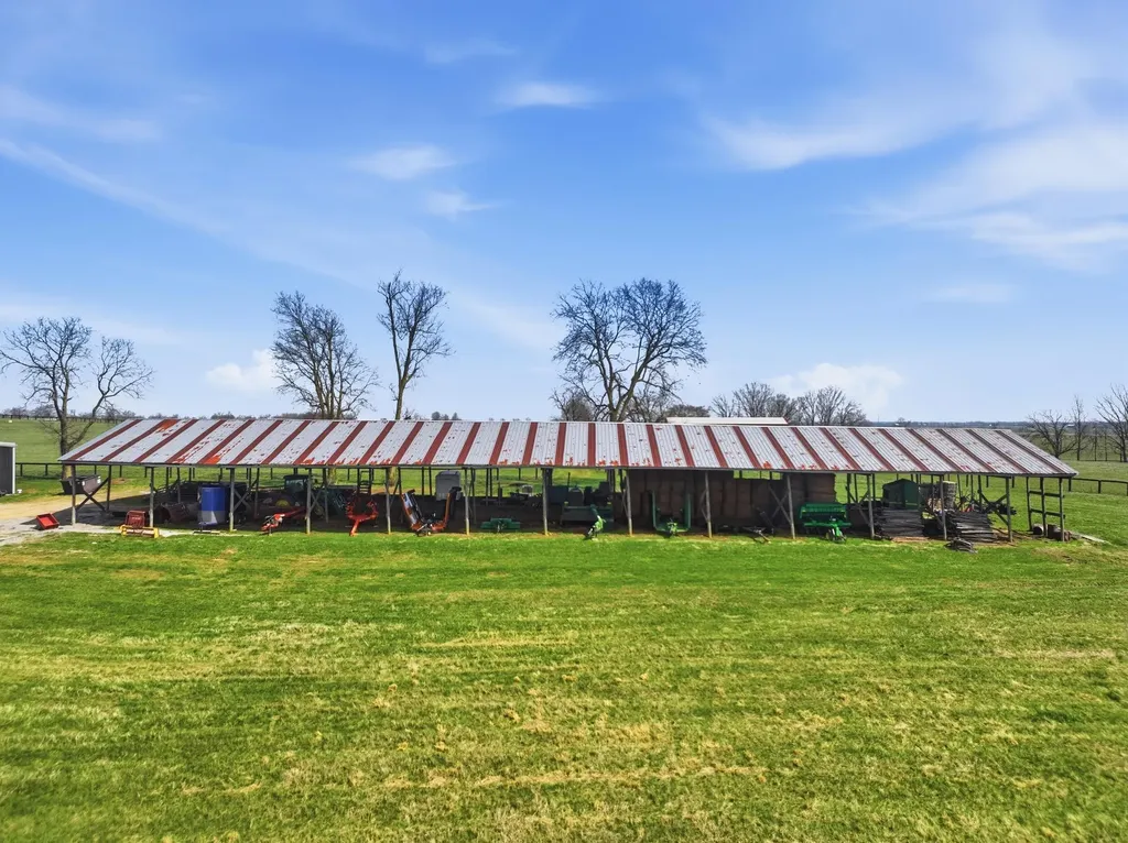 2586 Winchester Road Paris KY 40361