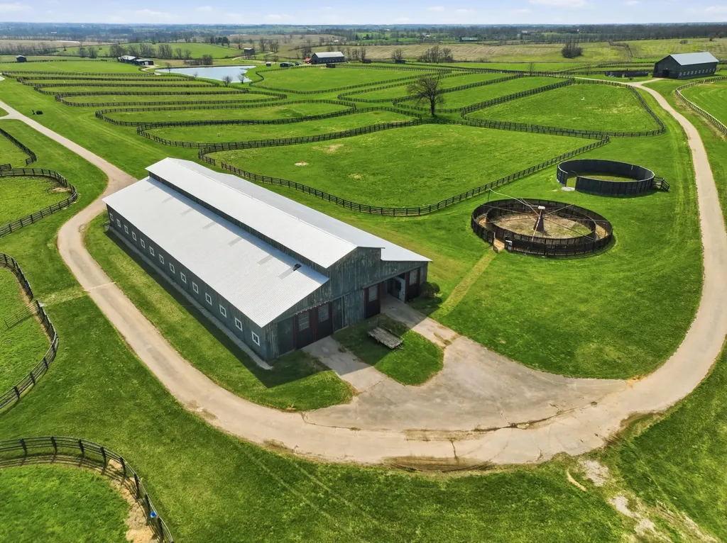 2586 Winchester Road Paris KY 40361