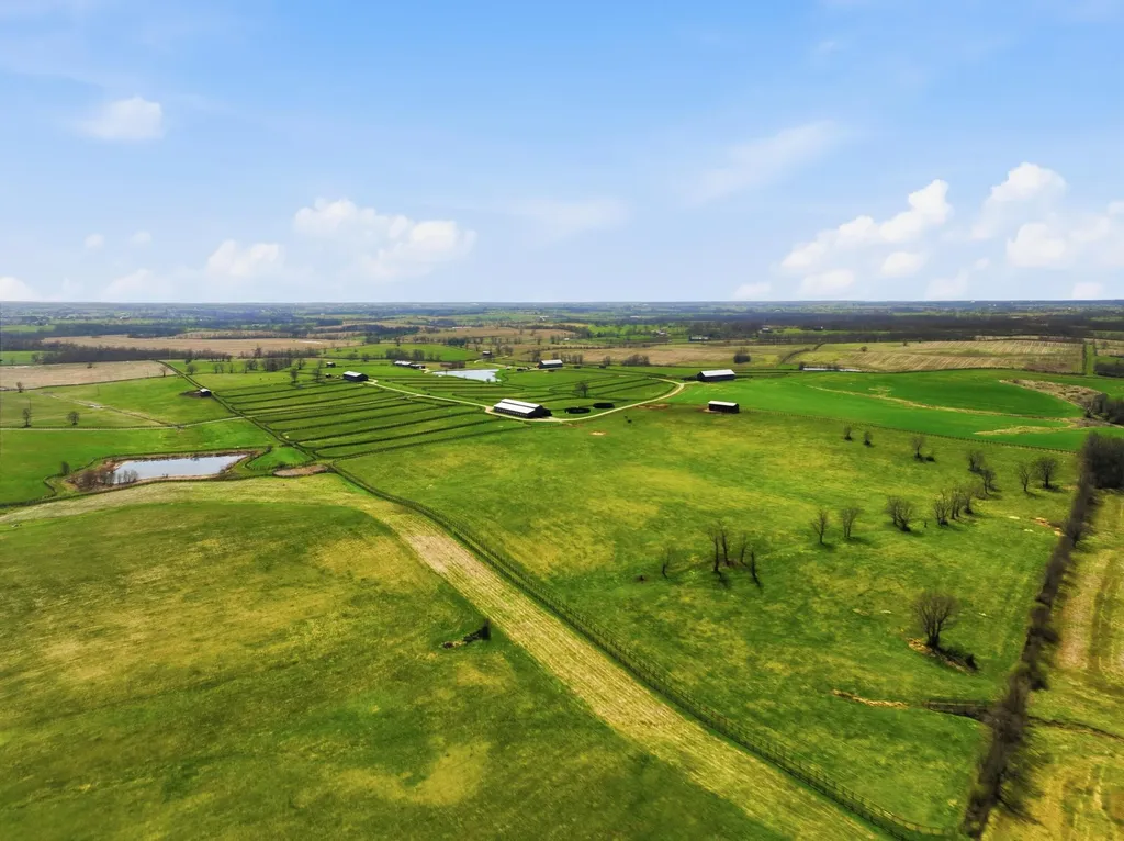 2586 Winchester Road Paris KY 40361