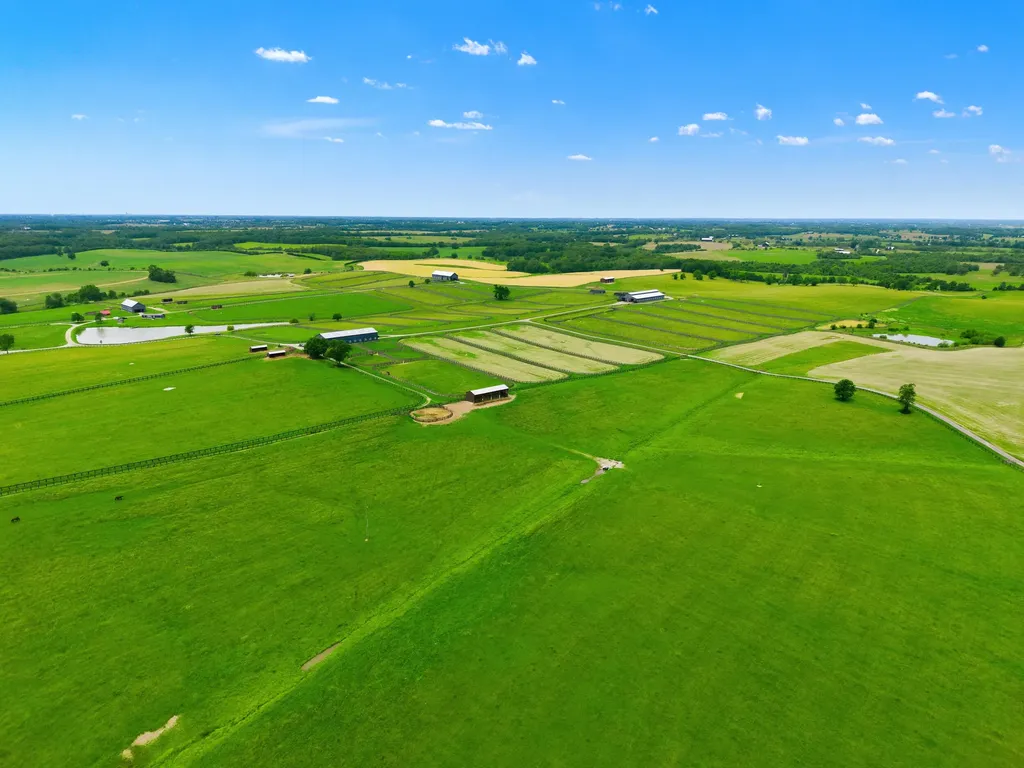 2586 Winchester Road Paris KY 40361