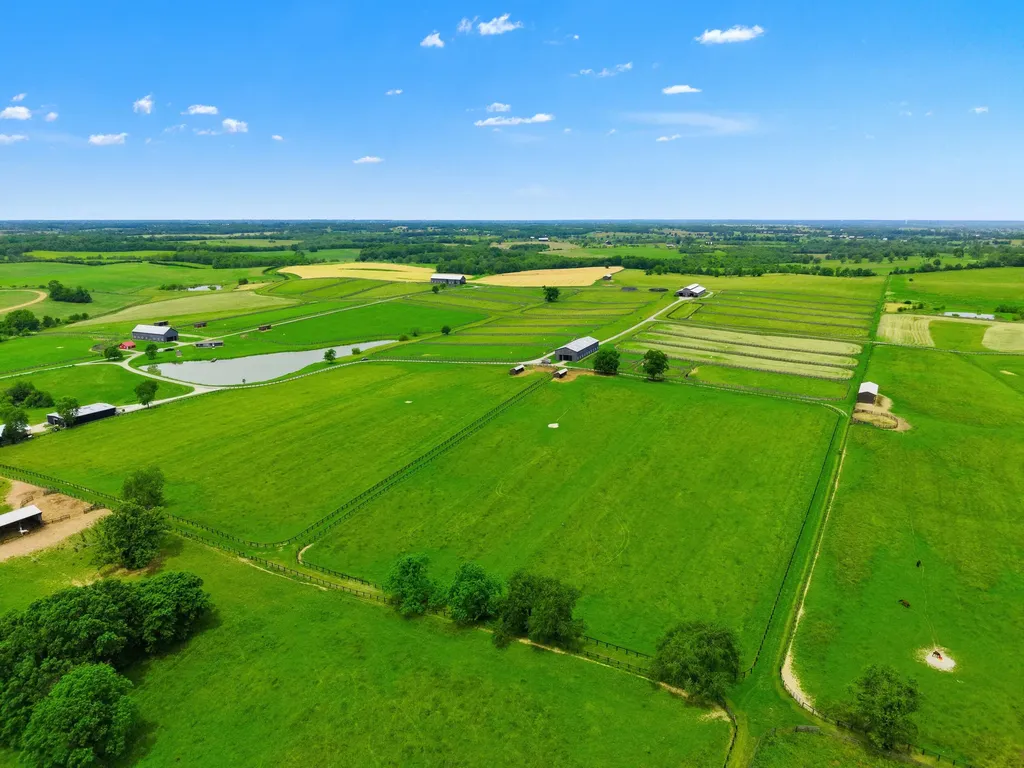 2586 Winchester Road Paris KY 40361