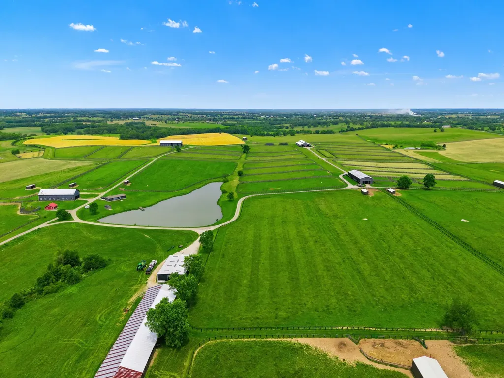 2586 Winchester Road Paris KY 40361