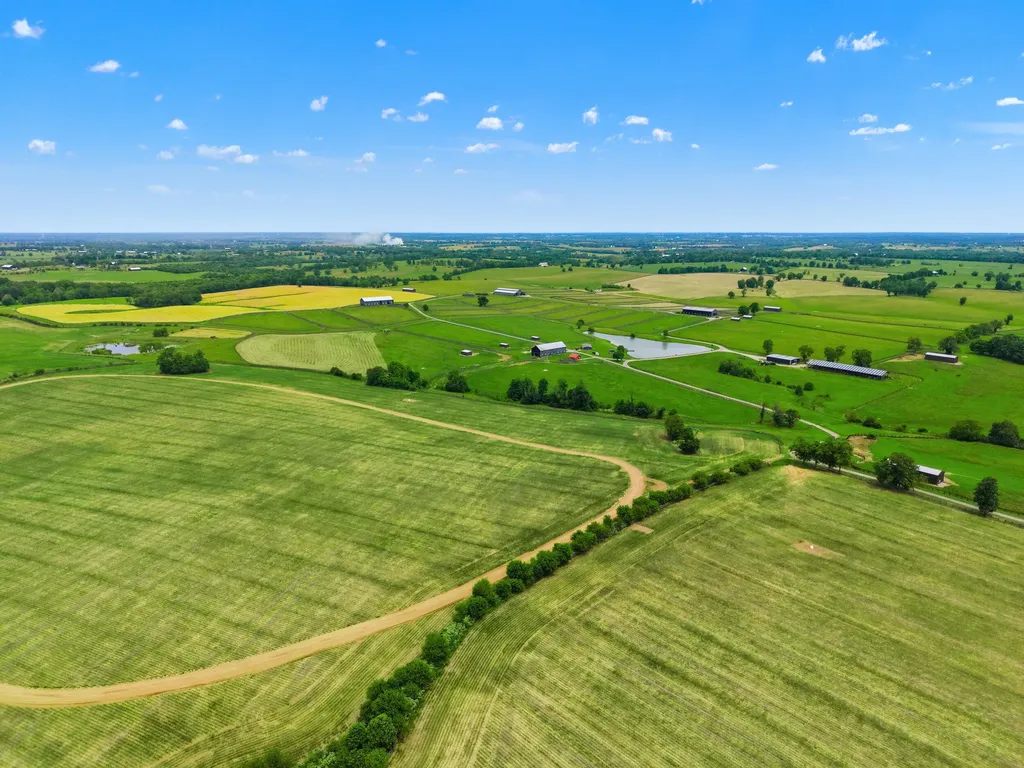 2586 Winchester Road Paris KY 40361