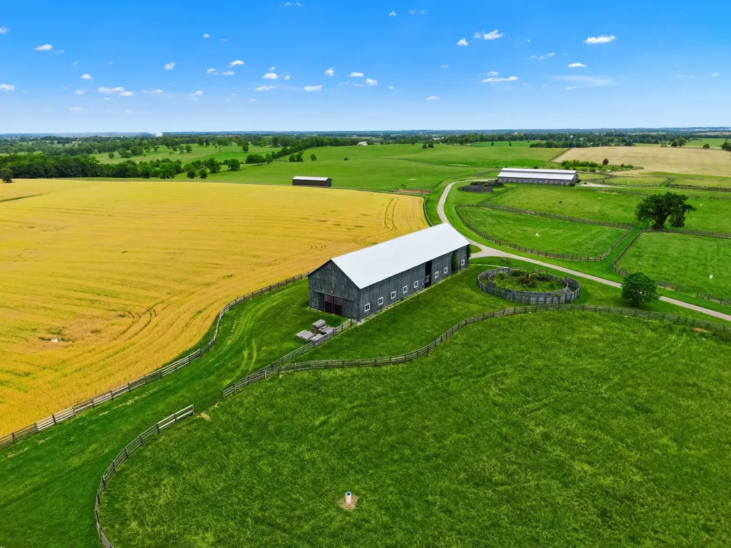 2586 Winchester Road Paris KY 40361
