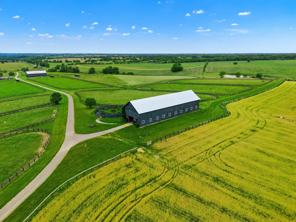 2586 Winchester Road Paris KY 40361