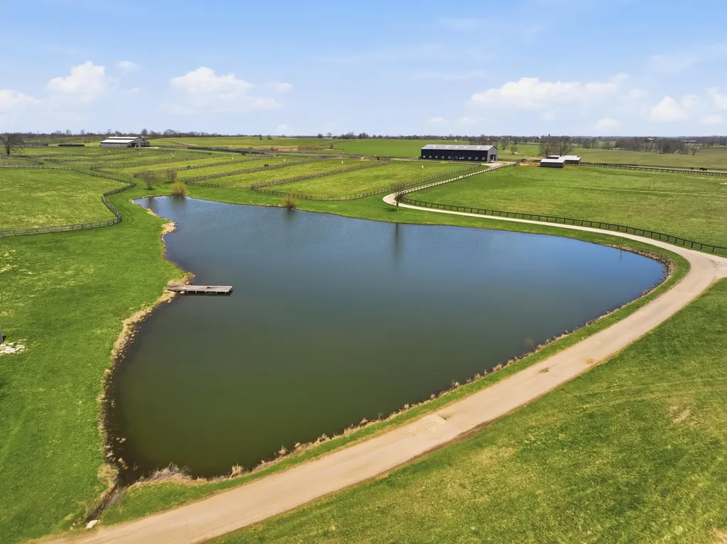 2586 Winchester Road Paris KY 40361