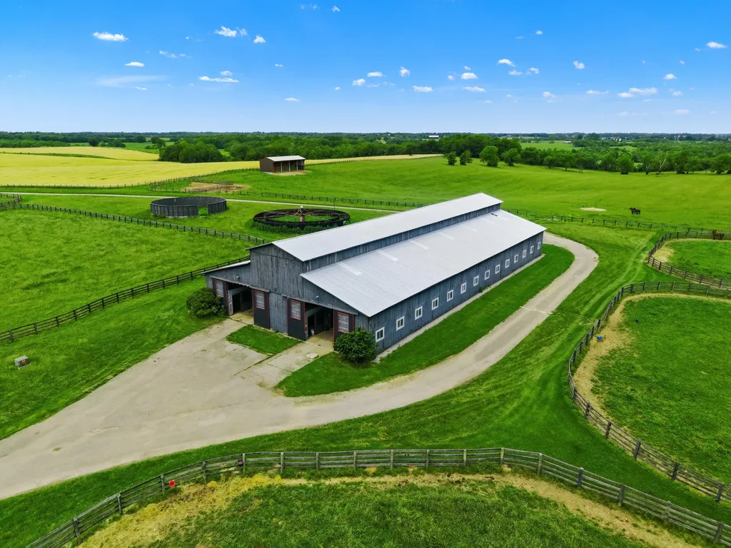 2586 Winchester Road Paris KY 40361