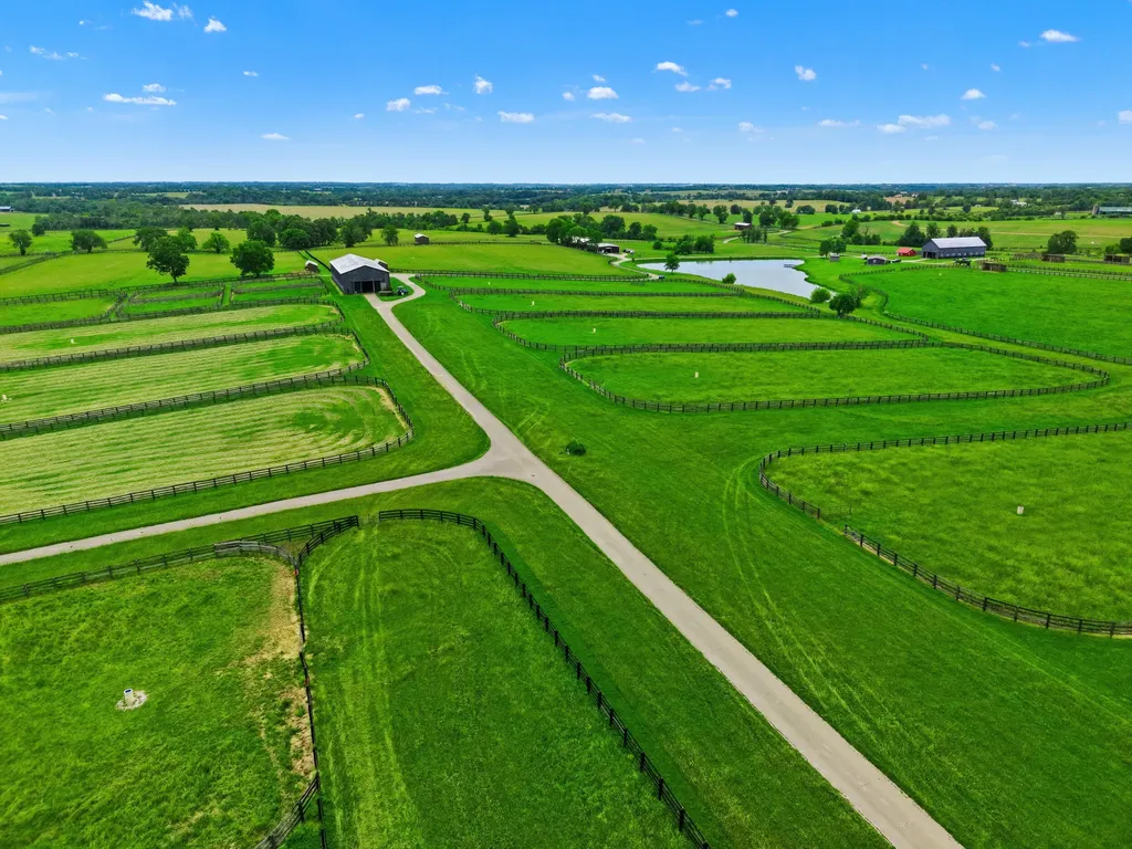 2586 Winchester Road Paris KY 40361