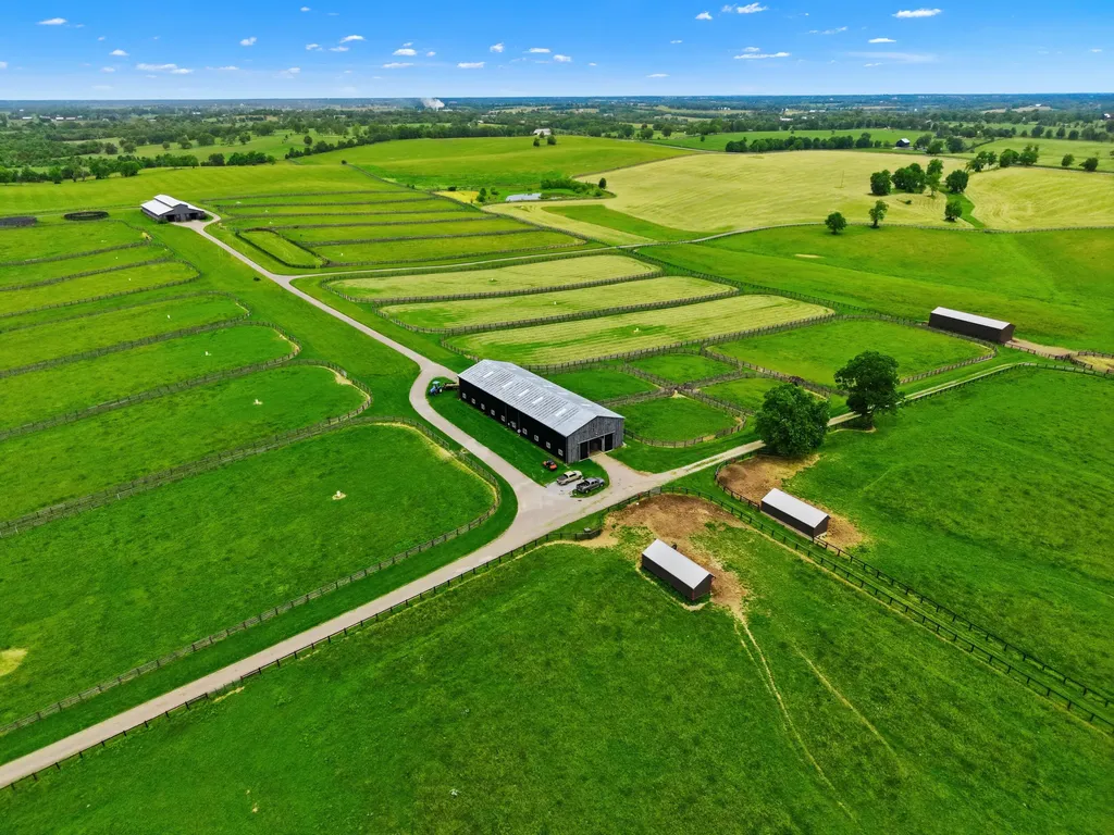 2586 Winchester Road Paris KY 40361