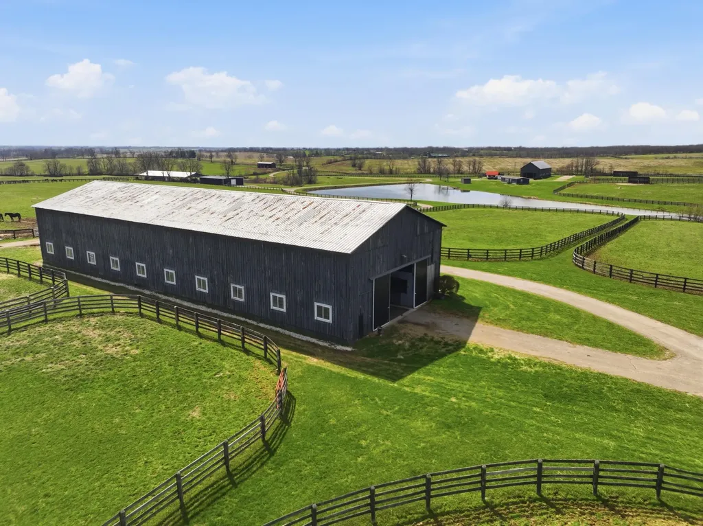 2586 Winchester Road Paris KY 40361