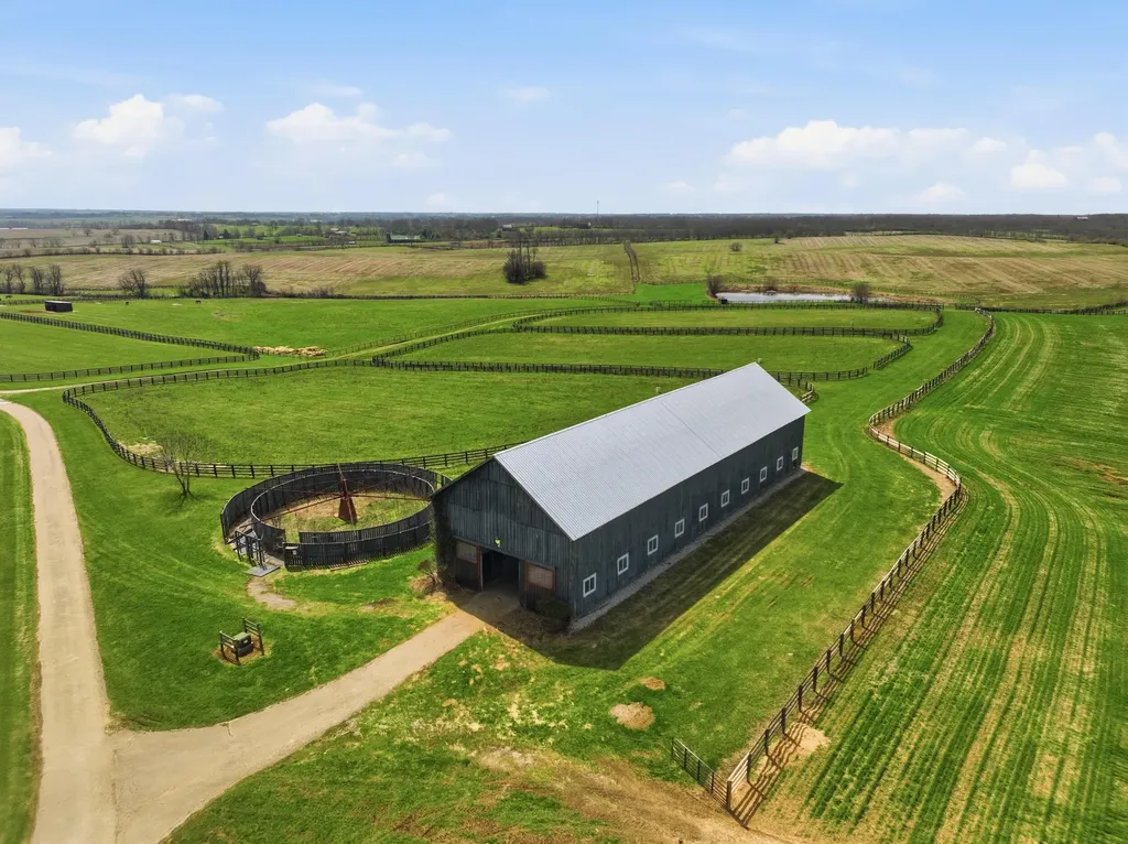 2586 Winchester Road Paris KY 40361