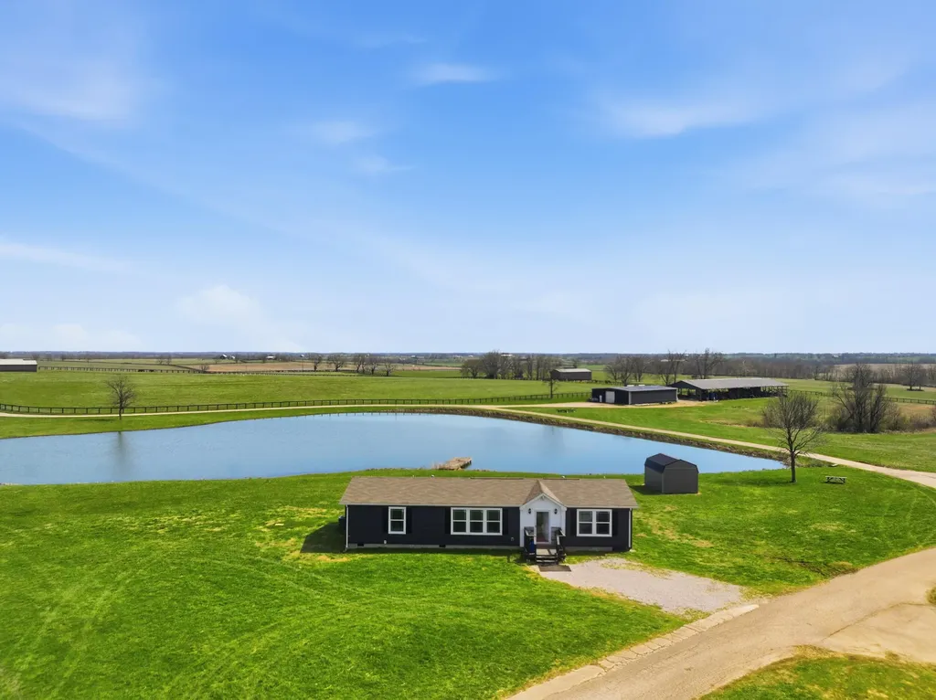 2586 Winchester Road Paris KY 40361