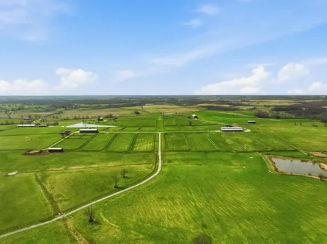 2586 Winchester Road Paris KY 40361