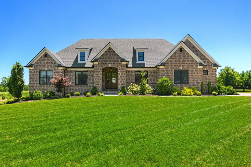 157 Doe Valley Nicholasville KY 40356
