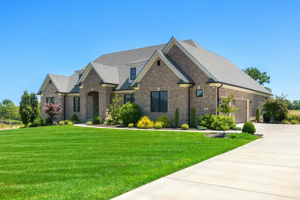 157 Doe Valley Nicholasville KY 40356