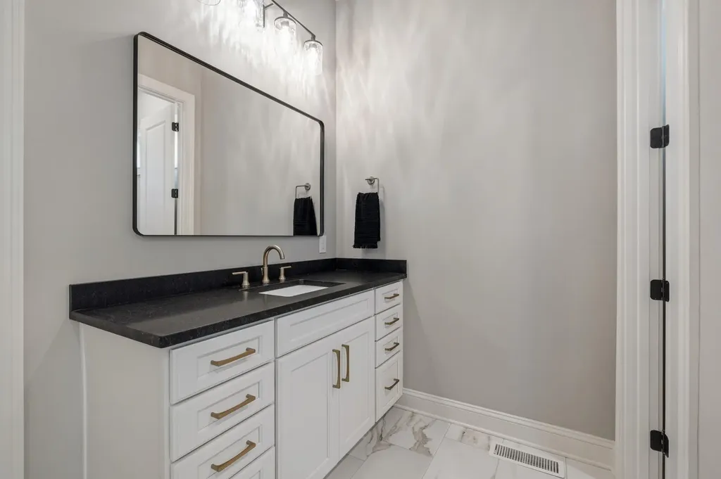 157 Doe Valley Nicholasville KY 40356