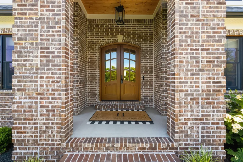 157 Doe Valley Nicholasville KY 40356