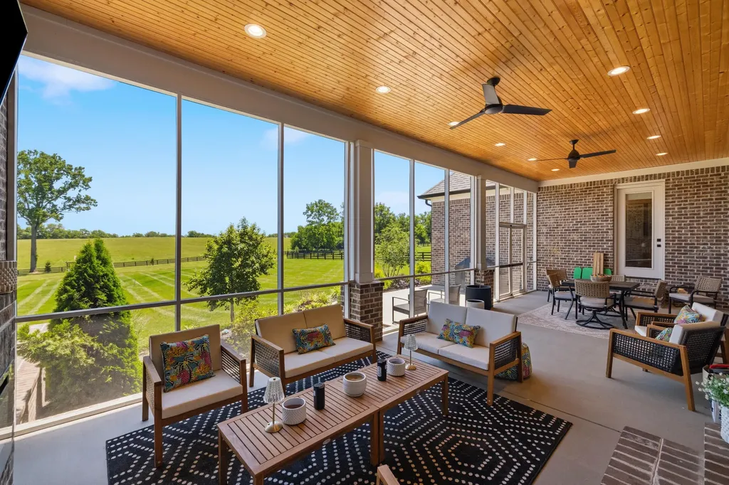 157 Doe Valley Nicholasville KY 40356
