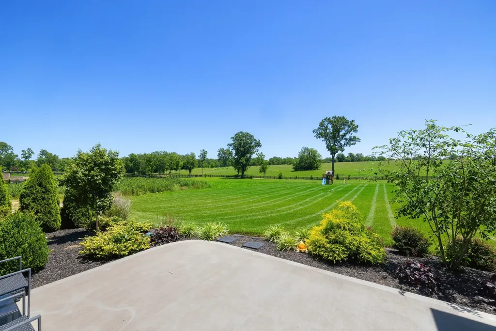 157 Doe Valley Nicholasville KY 40356