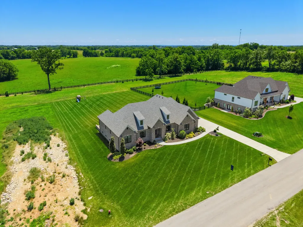 157 Doe Valley Nicholasville KY 40356