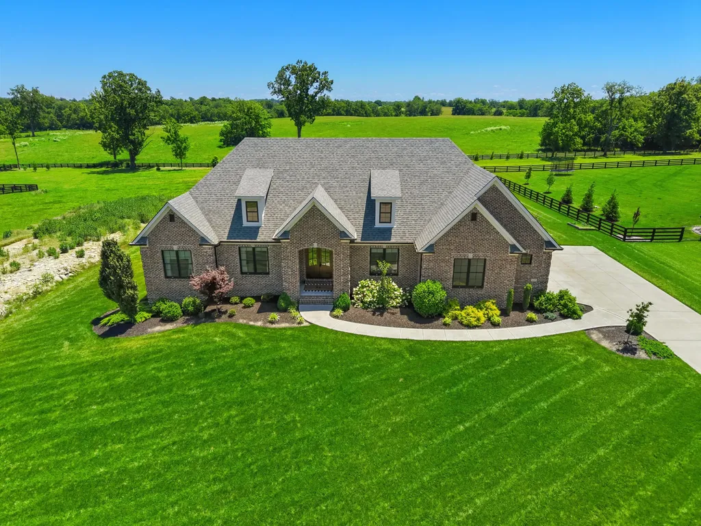 157 Doe Valley Nicholasville KY 40356