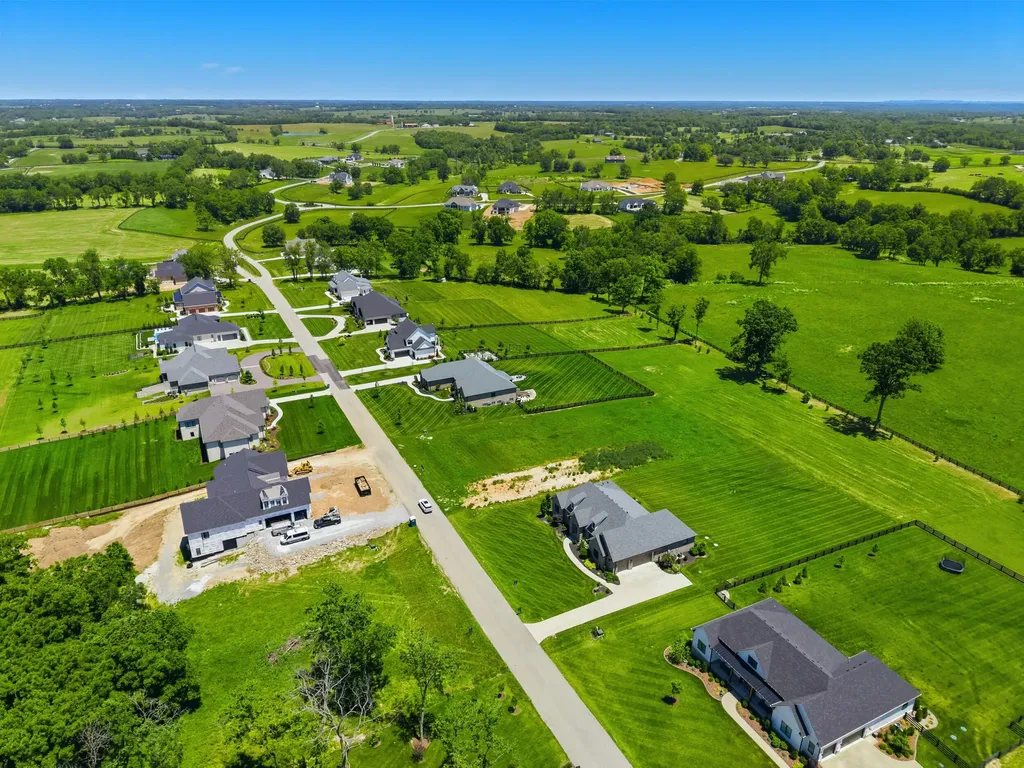 157 Doe Valley Nicholasville KY 40356