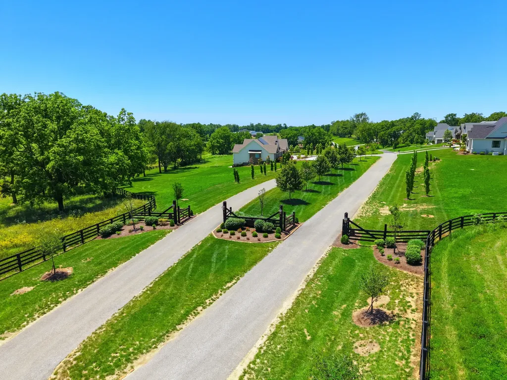 157 Doe Valley Nicholasville KY 40356