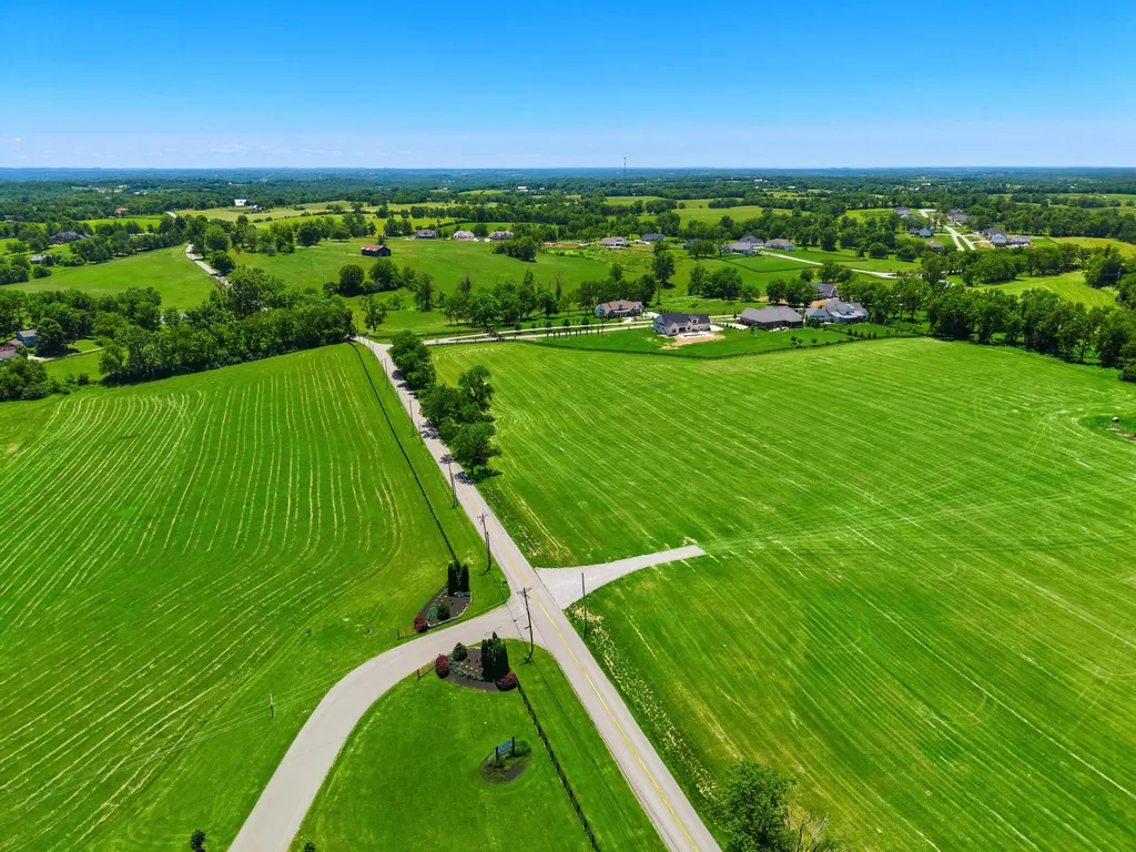 157 Doe Valley Nicholasville KY 40356