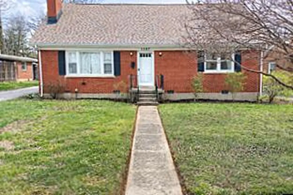 1507 Roanoke Road Lexington KY 40504