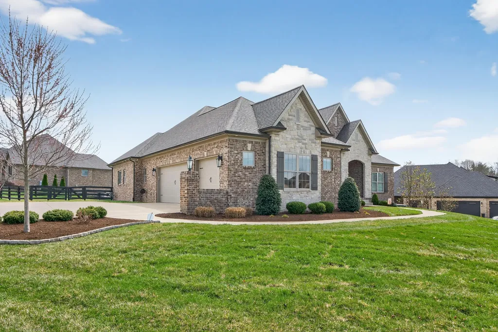 100 Blue Wing Pass Nicholasville KY 40356