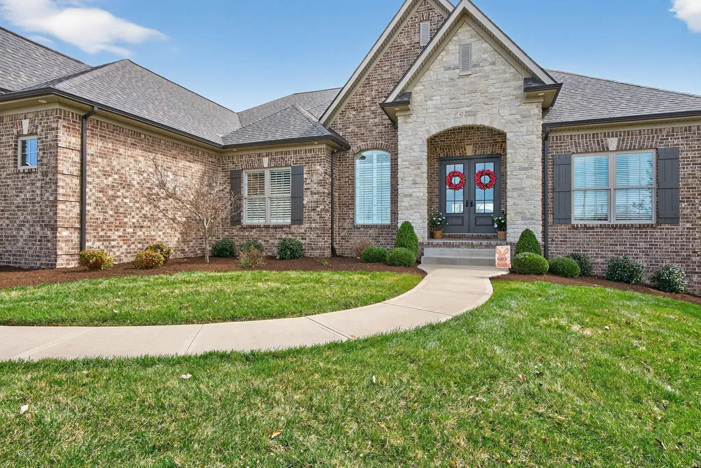 100 Blue Wing Pass Nicholasville KY 40356