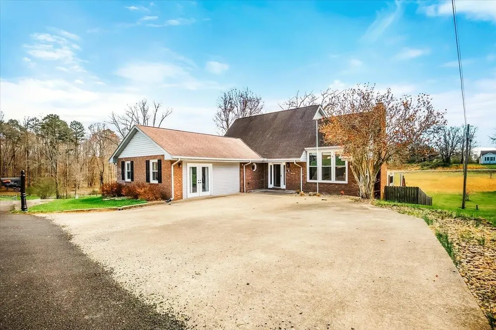 32 Meadow Brook Drive Corbin KY 40701