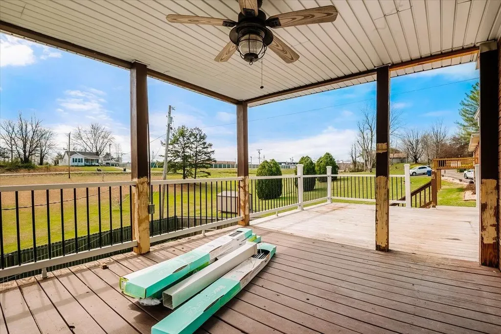 32 Meadow Brook Drive Corbin KY 40701