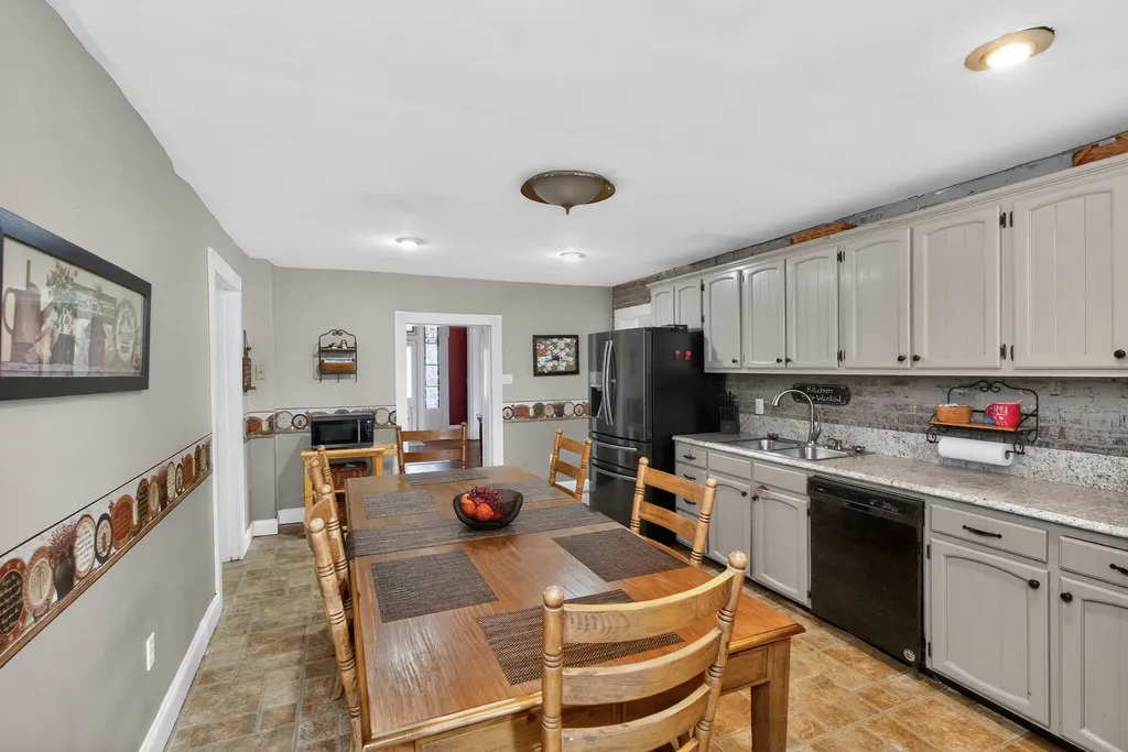 366 E Lexington Street Harrodsburg KY 40330