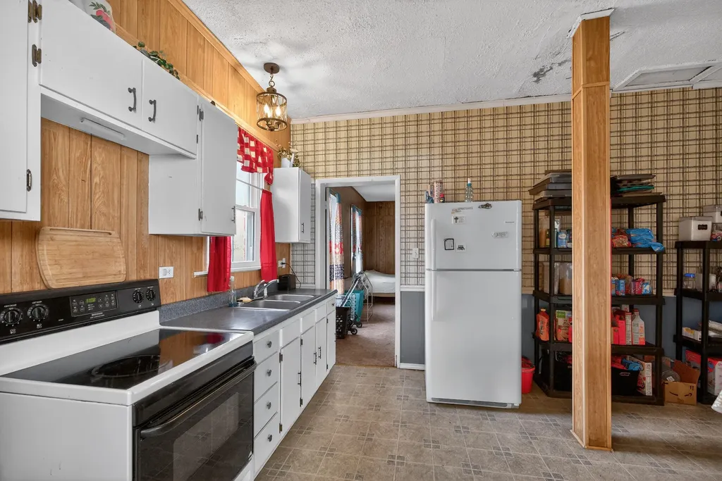 366 E Lexington Street Harrodsburg KY 40330