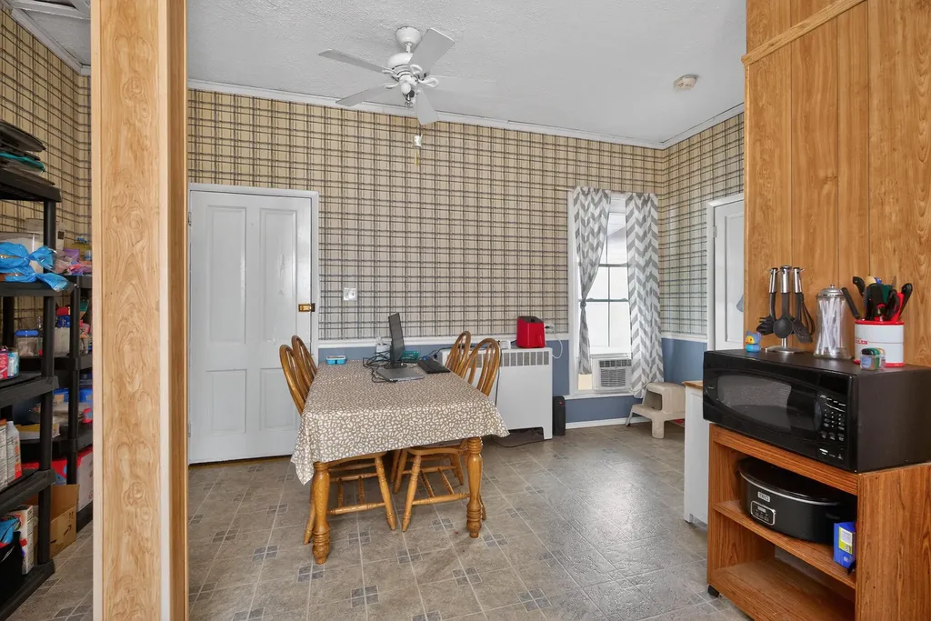 366 E Lexington Street Harrodsburg KY 40330
