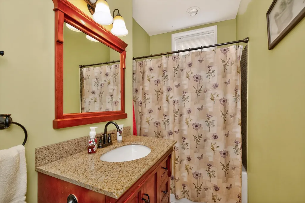 366 E Lexington Street Harrodsburg KY 40330