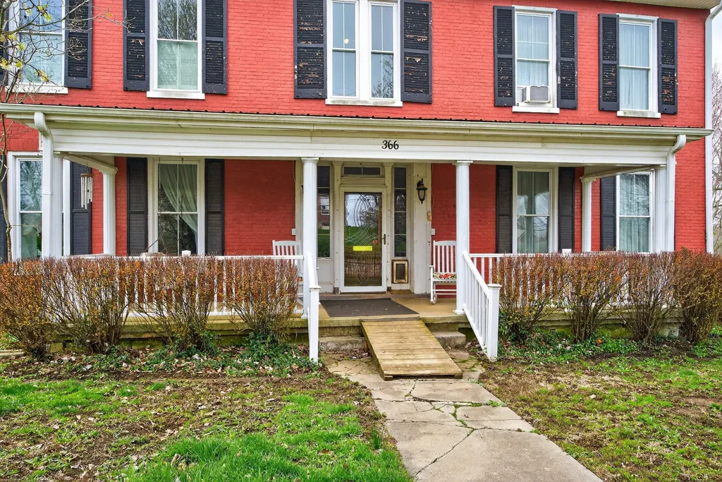 366 E Lexington Street Harrodsburg KY 40330