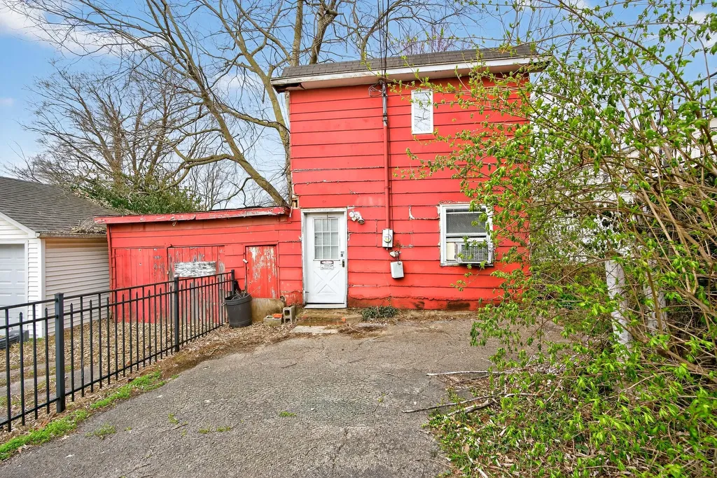 366 E Lexington Street Harrodsburg KY 40330