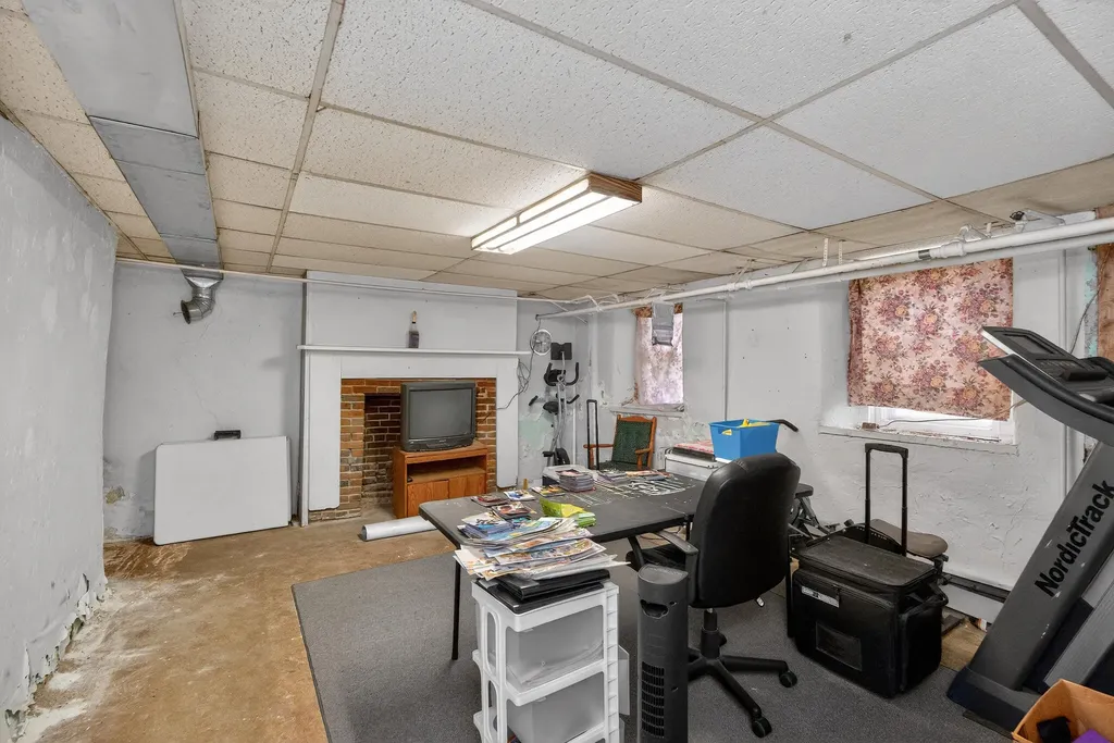 366 E Lexington Street Harrodsburg KY 40330