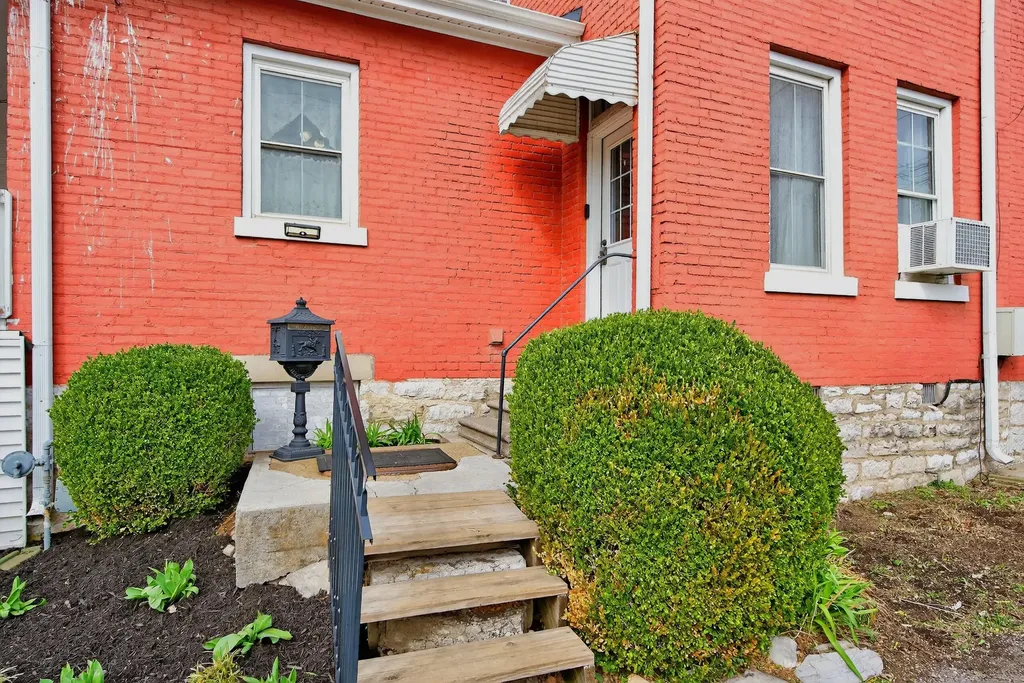 366 E Lexington Street Harrodsburg KY 40330