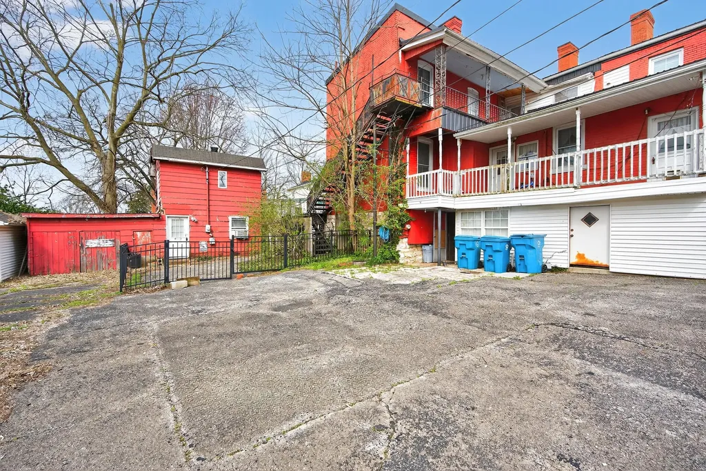 366 E Lexington Street Harrodsburg KY 40330