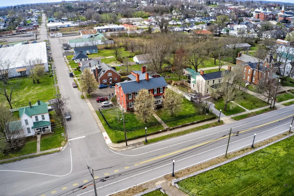366 E Lexington Street Harrodsburg KY 40330