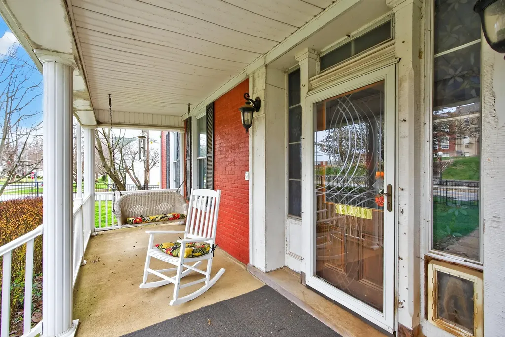 366 E Lexington Street Harrodsburg KY 40330