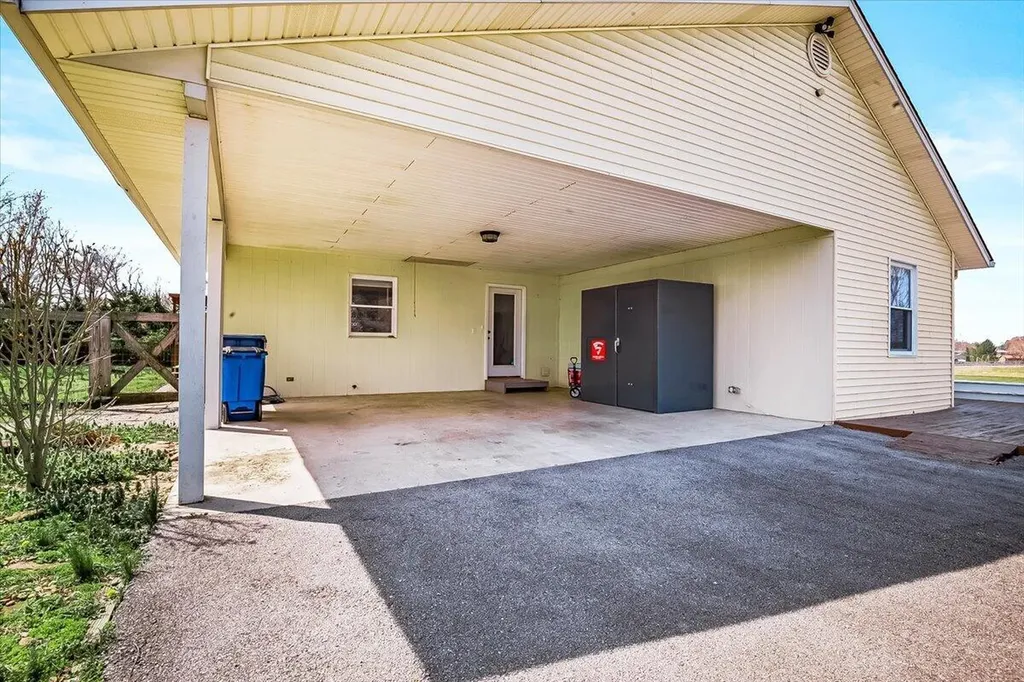 2783 Old Whitley Road London KY 40744